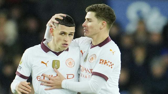 Foto: Manchester City Pamer Logo Juara Piala Dunia Antarklub di Jersey saat Lawan Everton di Liga Inggris