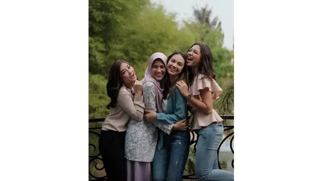 otret seru para pemain cewek di Samudra Cinta saat kumpul bersama.