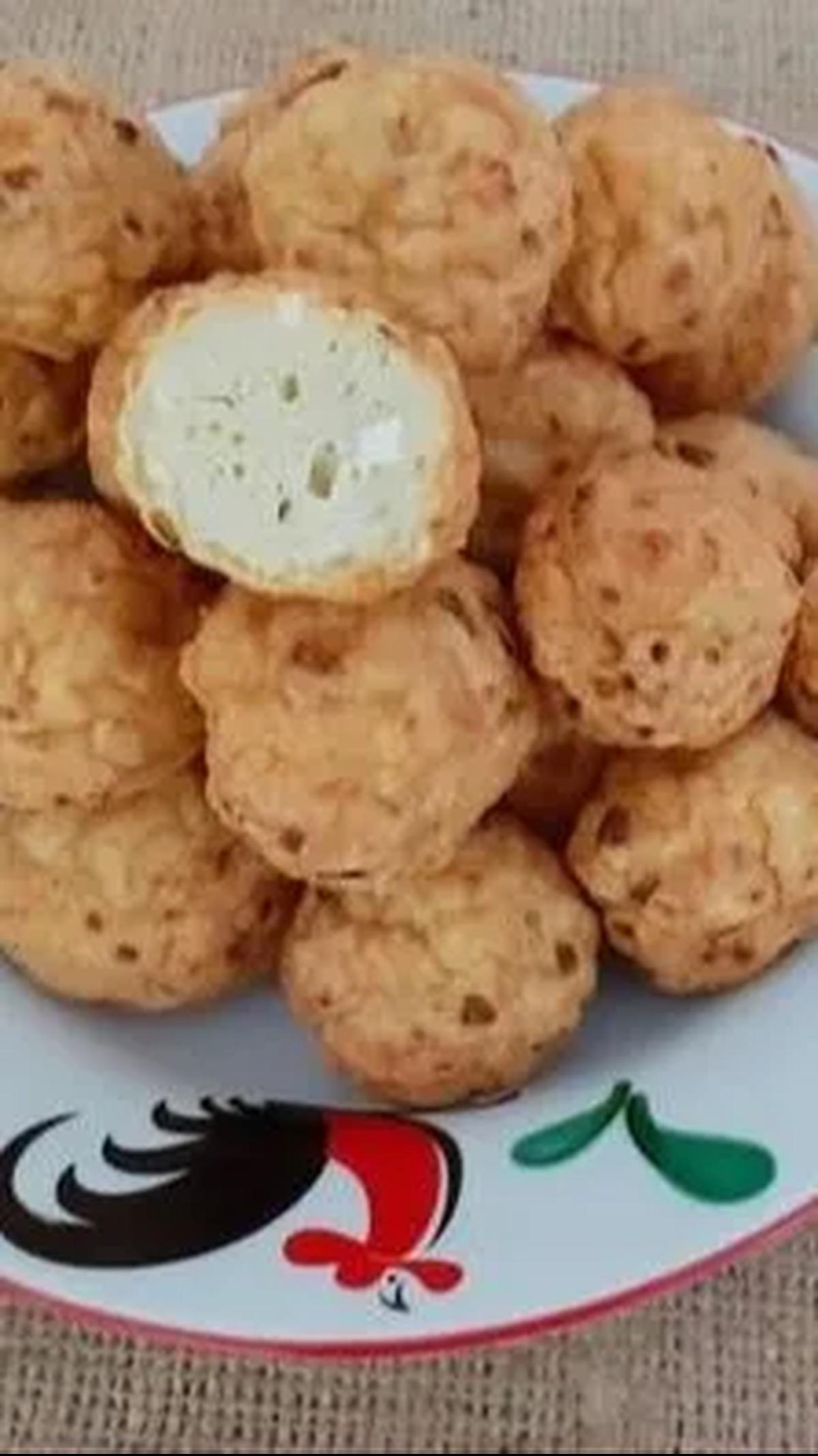 Kuliner Indonesia kembali mencatat prestasi gemilang di kancah internasional, kali ini melalui bakso goreng yang berhasil masuk dalam daftar 50 meatballs terenak di dunia versi TasteAtlas.&nbsp;