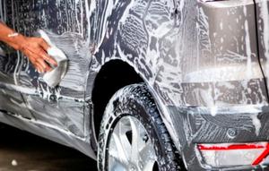 Ilustrasi cuci mobil (Foto: Shutterstock)