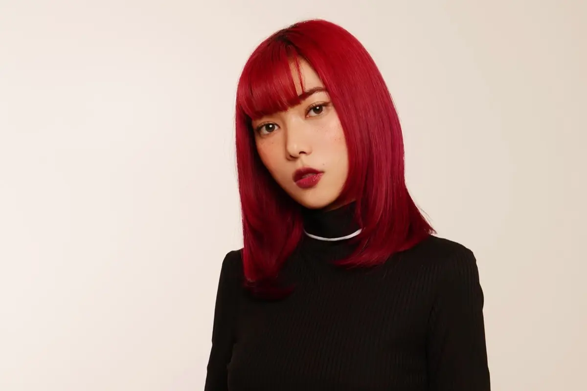Isyana siap mengguncang dunia musik dengan menghadirkan kembali lagu “my Mystery” dalam versi baru bersama gitaris legendaris Marty Friedman (Dok/Isyana Sarasvati)