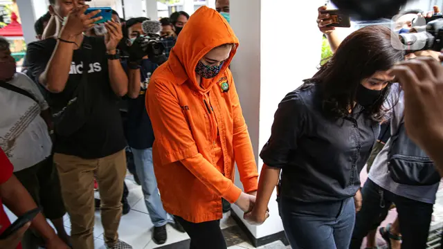 Catherine WilsonTertunduk Saat Rilis Penyalahgunaan Narkoba