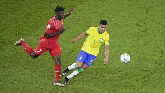 Foto: Casemiro Tangguh di Semua Lini, Brasil Lolos ke Babak 16 Besar Piala Dunia 2022