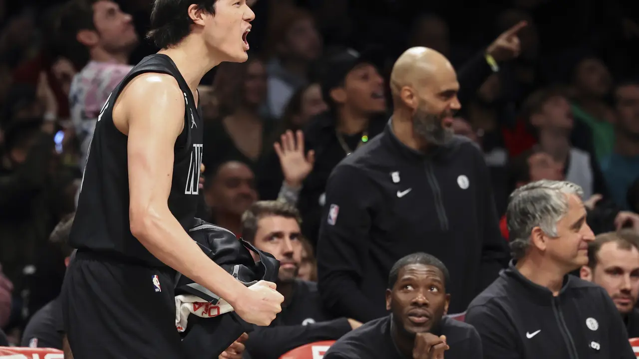 Selebrasi pemain Brooklyn Nets saat menghajar Milwaukee Bucks di lanjutan NBA