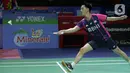 Ganda putra Indonesia Kevin Sanjaya dan Marcus Gideon (tak terlihat) saat bertanding melawan pasangan Korea Selatan Kang Min-hyuk/Seo Seung-jae pada babak 16 besar Indonesia Open 2022 di Istora Senayan, Jakarta Pusat, Kamis (16/6/2022). Kevin/Marcus terhenti di babak 16 besar setelah kalah 14-21, 12-21. (Liputan6.com/Faizal Fanani)