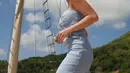 Gisella Anastasia baru saja mengunggah beberapa potret dirinya berlayar. Ia tampil cantik pamer body goals di atas kapal. [Foto: Instagram/gisel_la]