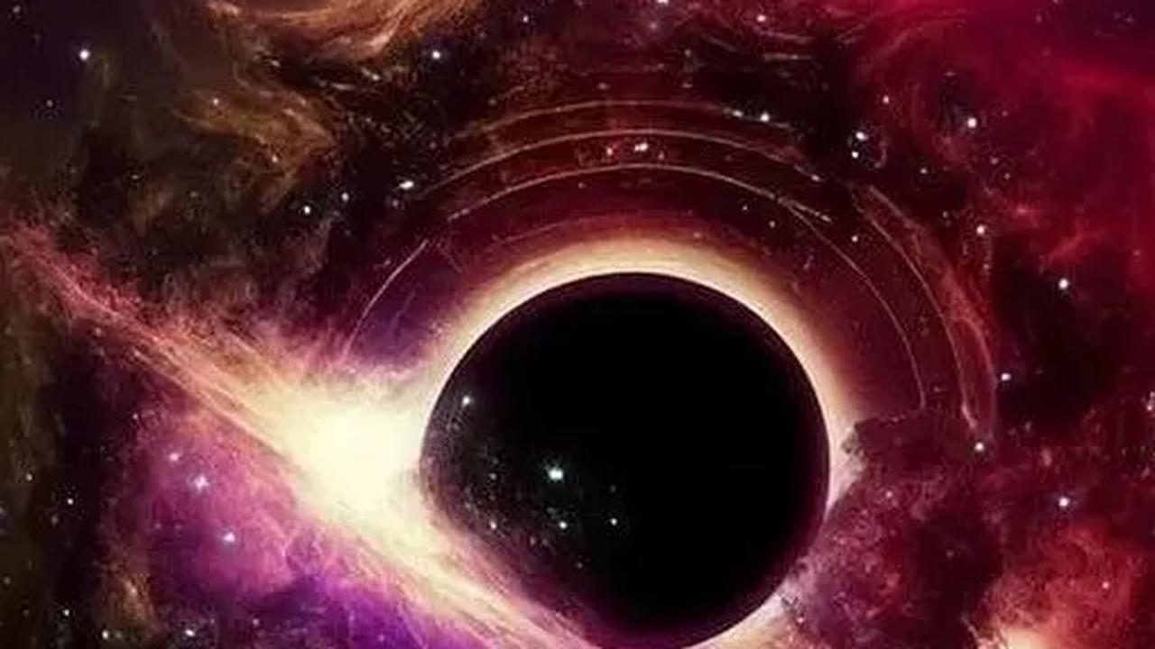 Temuan ini terbukti benar saat peneliti menggunakan Event Horizon Telescope (EHT) untuk menangkap gambar pertama dari lubang hitam.