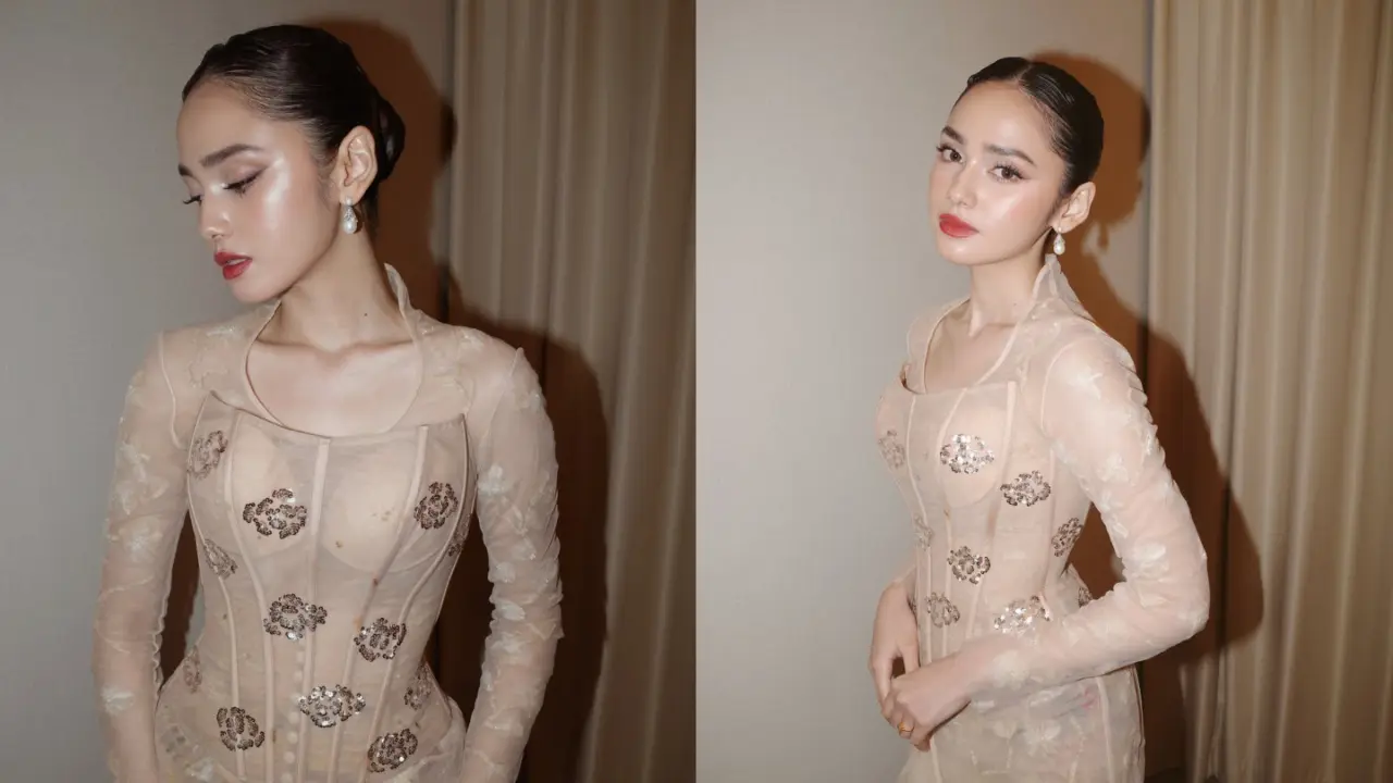 Model Kebaya Syifa Hadju dengan Detail Korset yang Bikin Ramping