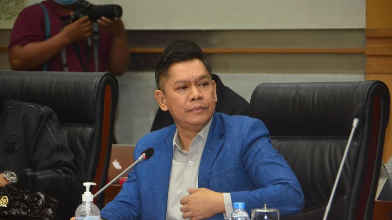 Prabowo Teken Keppres Adies Kadir Jadi Hakim MK