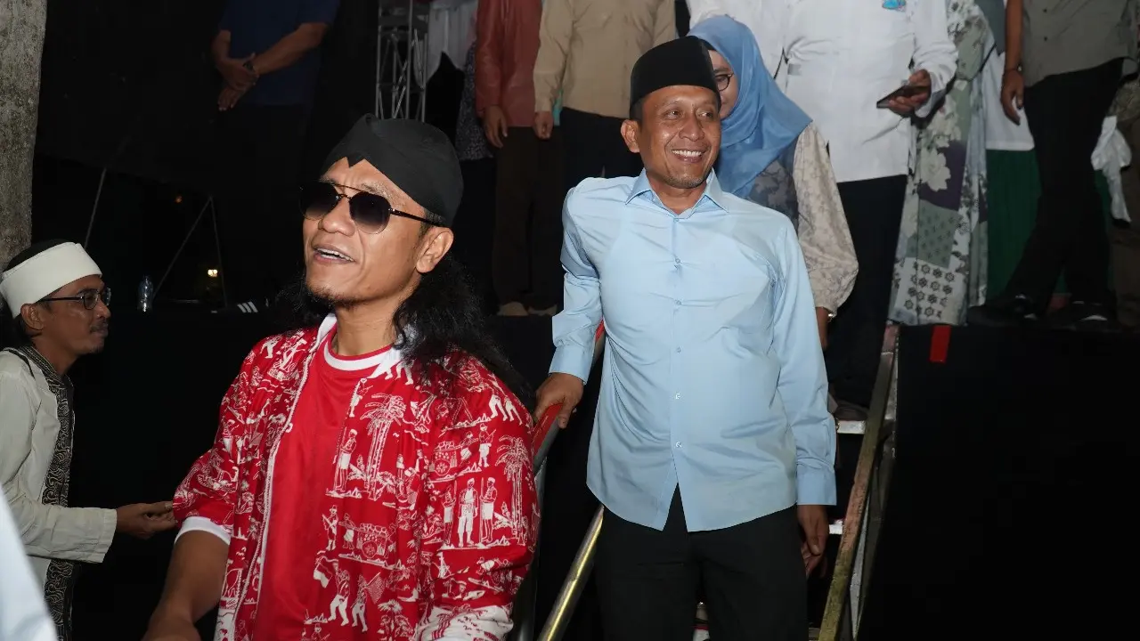 Gus Miftah menghadiri Konser Silaturahmi Kebangsaan yang digelar di Bojonegoro, Jawa Timur (Jatim) pada Senin malam 12 Agustus 2024 dan isyaratkan dukungan untuk Bakal Cabup Bojonegoro Setyo Wahono di Pilkada 2024.