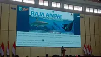 Kepala Badan Riset dan Inovasi Daerah Provinsi Papua Barat, Charly D Heatubun saat memberikan sambutan pada acara peluncuran Proyek StAR di Sorong. (Liputan6.com/Muhammad Ali)