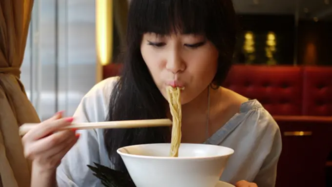 Ternyata Ini Cara Makan Ramen yang Baik dan Enak