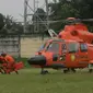 Helikopter juga digunakan untuk mengikuti simulasi bencana alam gempa bumi di lapangan Jombor ,Sleman, Yogyakarta, (26/7).Latihan gabungan ini di gelar pada International Search and Rescue Advisory Group.(Boy Harjanto)
