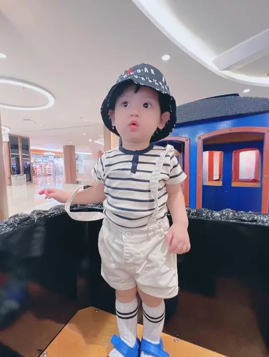 Sebagai anak selebriti, penampilan Jourell sangat diperhatikan sang bunda. Wajar saja jika Jourell sudah stylish sejak kecil