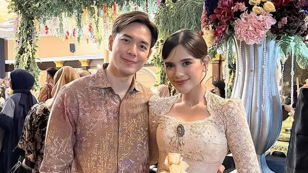 Potret Cantik Anggun Audi Marissa di Pernikahan Ochi Rosdiana, Tampil Serasi dengan Sang Suami Anthony Xie