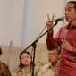 Presiden Jokowi memberikan pidato saat raker dengan Gubernur dan Bupati/Walikota di Istana Negara, Jakarta, Rabu (21/10/2015). Raker membahas Pilkada Langsung 2015, serapan anggaran di daerah dan dana desa. (Liputan6.com/Faizal Fanani)