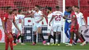 Pada menit ke-53, gelandang Lucas Ocampos (tengah) memperbesar keunggulan Sevilla atas Granada menjadi 2-0 lewat golnya pada menit ke-53. (AFP/Cristina Quicler)