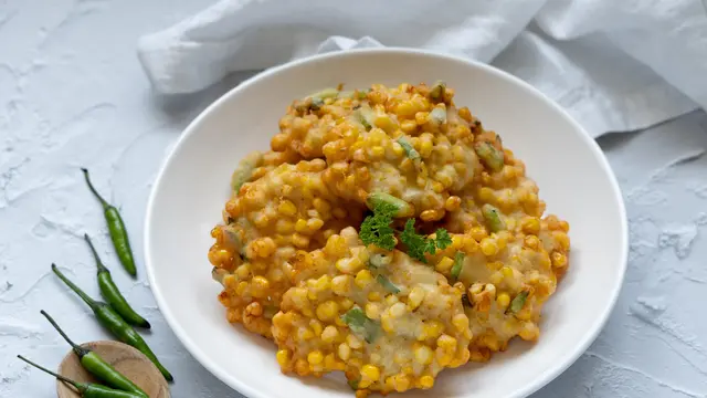 Resep Bakwan Jagung Krispi Pedas, Camilan Sore yang Bikin Nagih