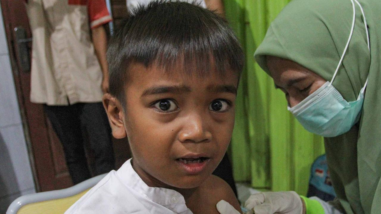 FOTO: Antusias Siswa SD Ikuti Imunisasi Massal BIAS 2025