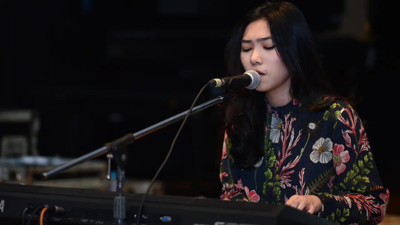 [Bintang] Cerita Isyana Sarasvati tentang Kecintaannya pada Musik