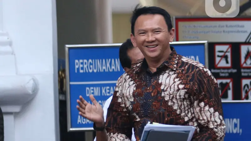 Senyum Ahok Usai Temui Jokowi di Istana