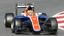 Pebalap asal Indonesia, Rio Haryanto melakukan test di Sirkuit Catalunya, Barcelona menjadi babak baru dalam sejarah Manor. (EPA/Andreu Dalmau)