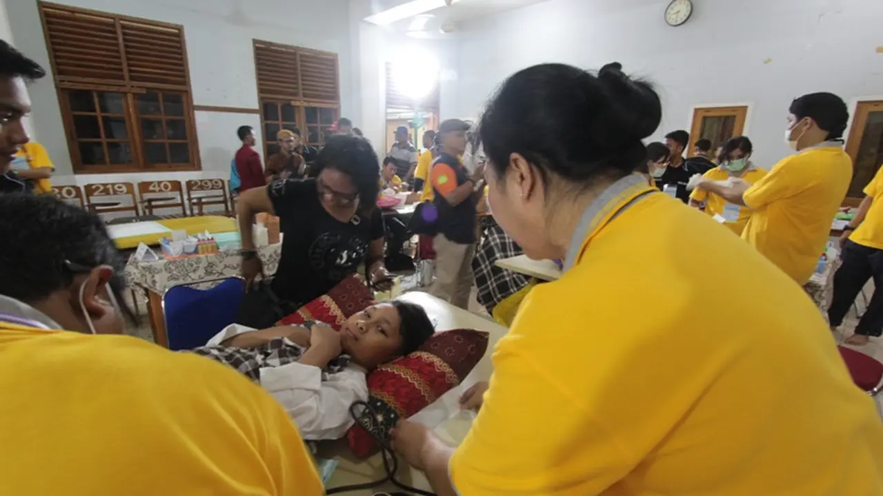 Hari Ibu, Komunitas Generasi Milenial dan Pondok Pesantren Minhaajurrosyidiin Gelar Karya Sosial