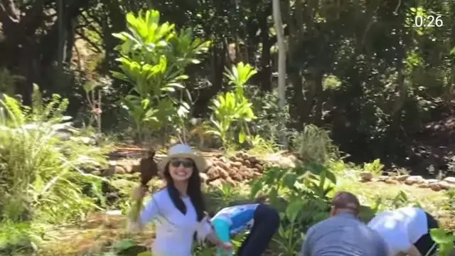 Raline Shah Liburan di Hawaii