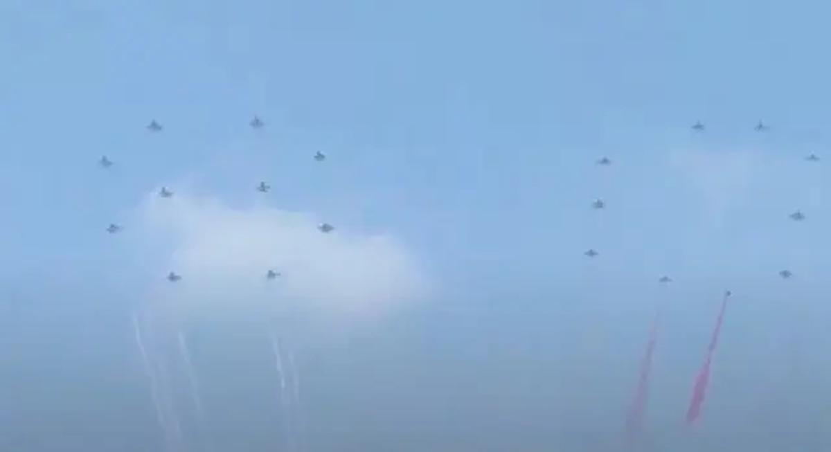 Formasi 80 pesawat tempur F16 Fighting Falcon saat HUT ke-80 RI. (Liputan6.com/istimewa)