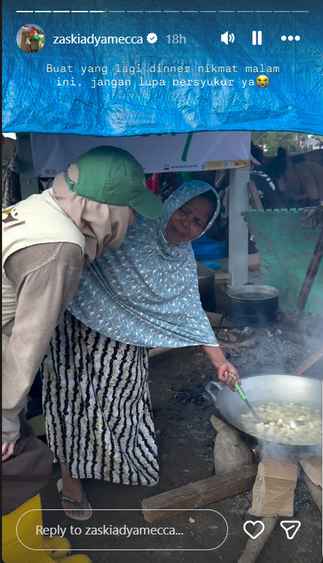 Emoh berpangku tangan, 6 potret Zaskia Mecca terjun ke Aceh bangun dapur umum untuk korban banjir