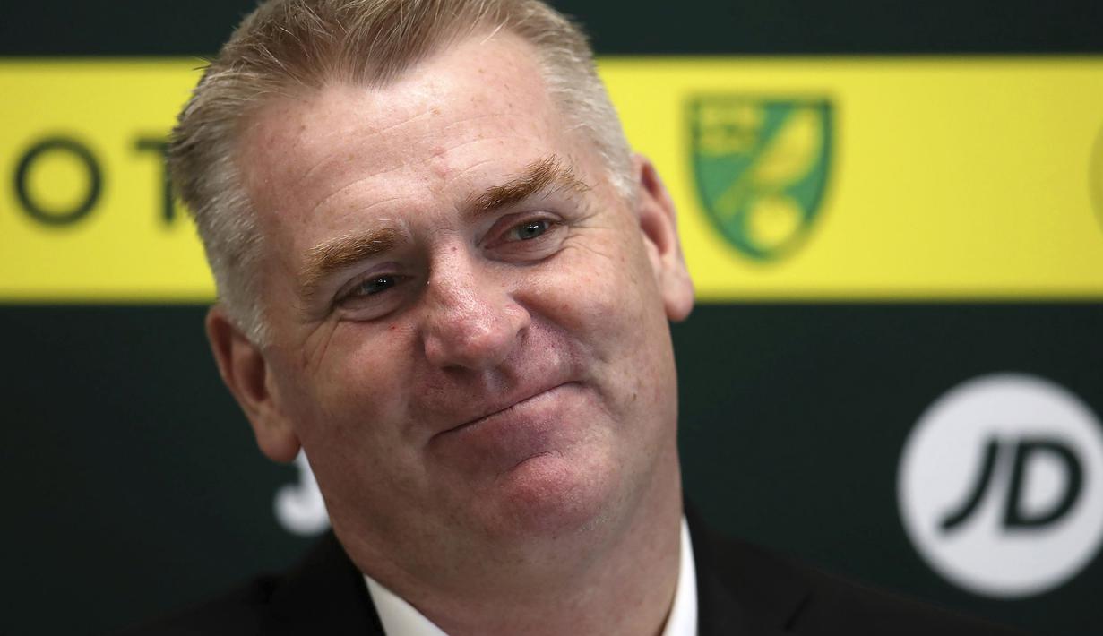 Sempat tertinggal saat laga baru berjalan empat menit, Norwich sukses menyamakan kedudukan pada menit ketujuh. Gol penentu kemenangan klub yang berjuluk Canaries tersebut akhirnya datang pada menit ke-79 lewat kapten tim, Grant Hanley. (PA via AP/Tim Goode)