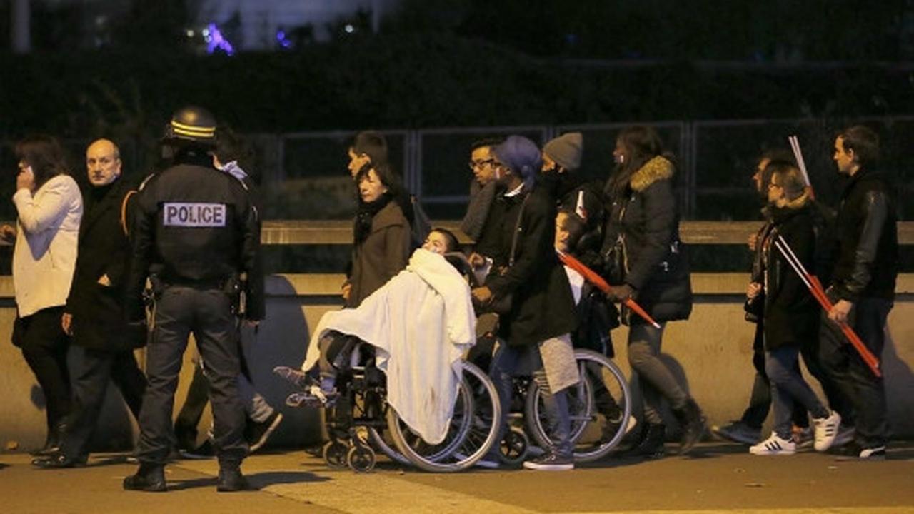 Kepanikan ribuan warga Paris diteror bom dan serangan beruntun