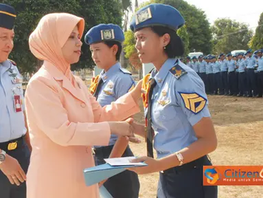 Dua siswi SMK Angkasa 1 Kalijati berprestasi peroleh penghargaan pada, Senin (12/9).