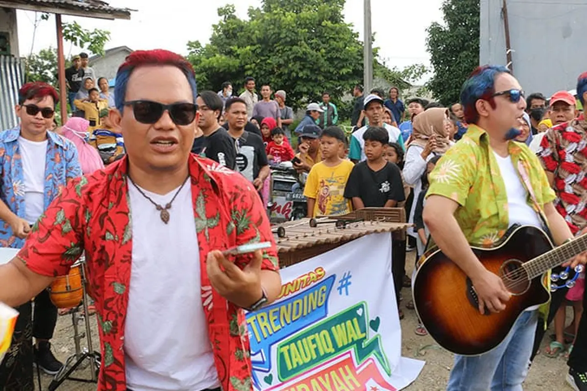 Wali dengan Single Trending Taufiq Wal Hidayah