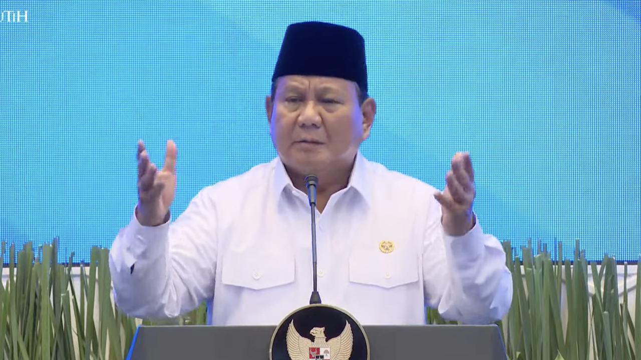 VIDEO: Emosi Jiwa! Prabowo Gregetan Mau Bikin Penjara Khusus Koruptor yang Dikelilingi Hiu Ganas