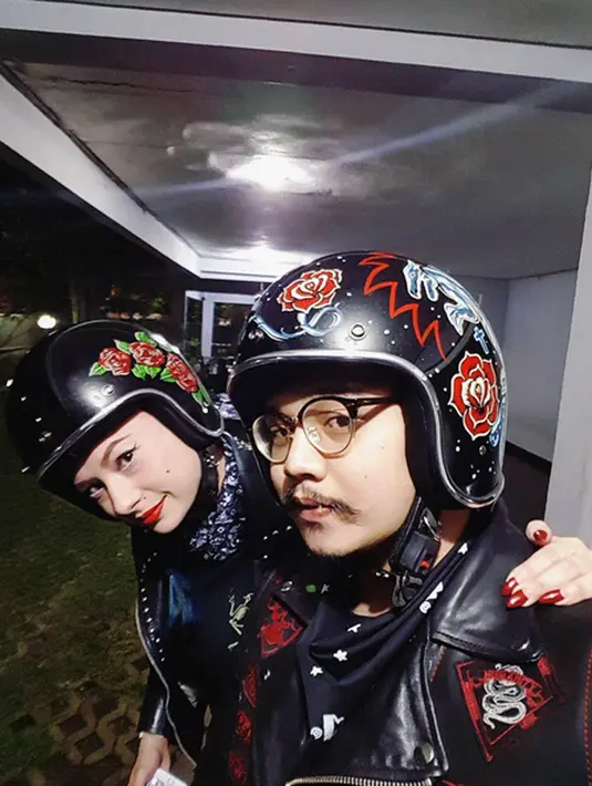 Perempuan yang berprofesi sebagai desain ini mengaku sudah tidak sabar untuk segera membangun rumah tangga bersama pemeran film Pinky Promise itu. (Instagram/derbyromero)