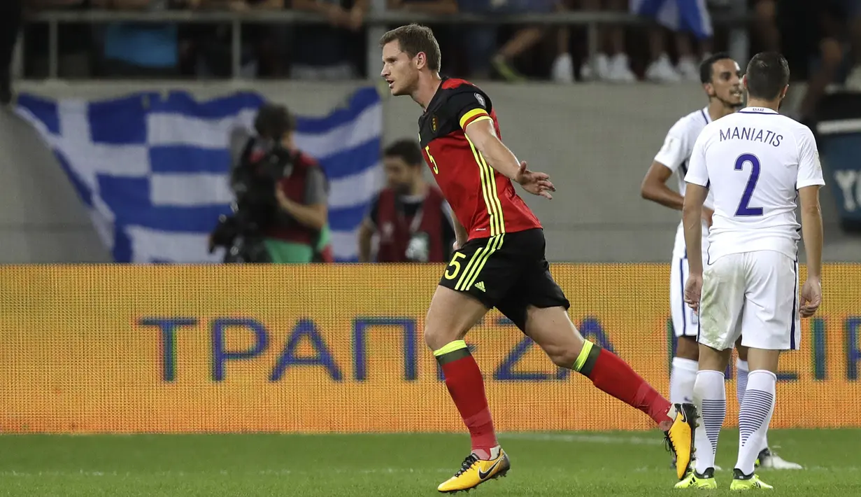 Pemain Belgia, Jan Vertonghen merayakan gol ke gawang Yunani pada laga grup H kualifikasi Piala Dunia 2018 di Georgios Karaiskakis Stadium, Piraeus port, Yunani, (3/9/2017). Belgia menang 2-1. (AP/Thanassis Stavrakis)