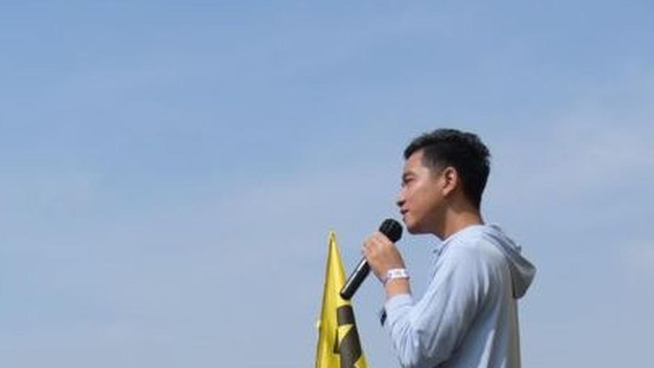 Spanduk Sindiran Sambut Kedatangannya di Bali, Ini Reaksi Gibran