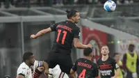 Sempat mendapat beberapa peluang, Zlatan Ibrahimvoic belum berhasil mencetak gol. Skor 1-0 untuk AC Milan tetap bertahan hingga laga usai. (AP/Luca Bruno)