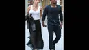 The Guardian melaporkan bahwa Evra dan istrinya telah bersama-sama selama 14 tahun (dailymail.co.uk)