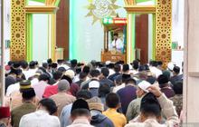 Warga Muhammadiyah Padati Masjid Tunaikan Salat Idul Fitri Makassar 2026