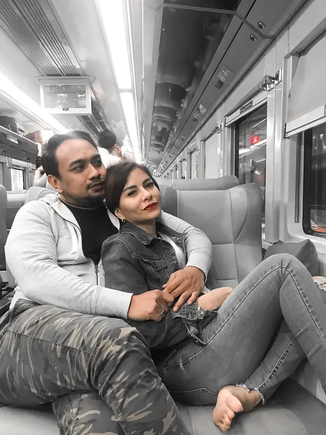 Bebi Romeo dan Meisya Siregar