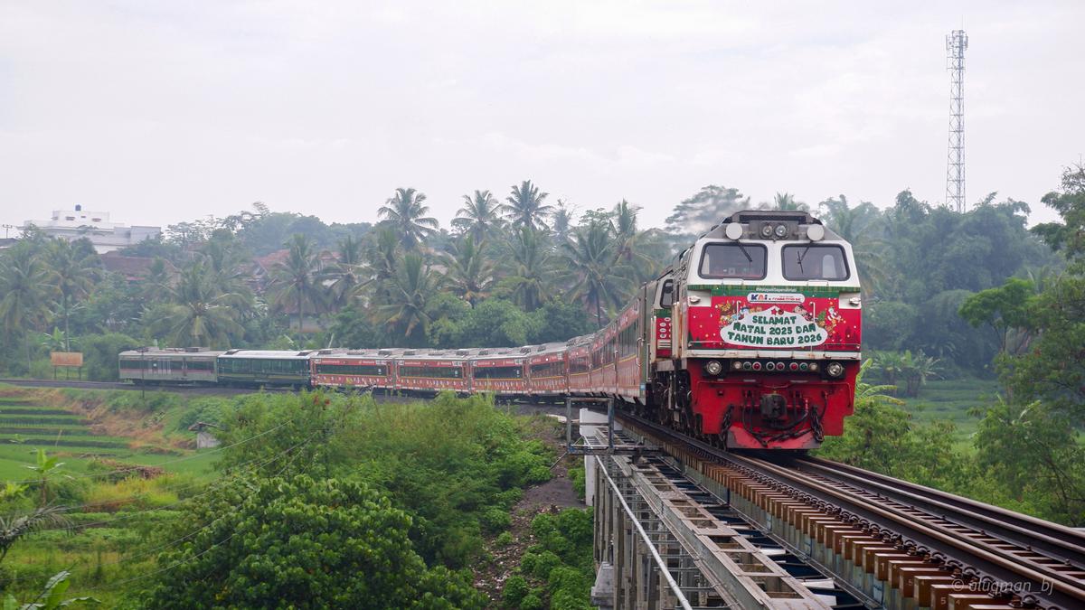 Penumpang Kereta Jarak Jauh Bisa Naik dari Stasiun Jatinegara Jelang Pergantian Tahun