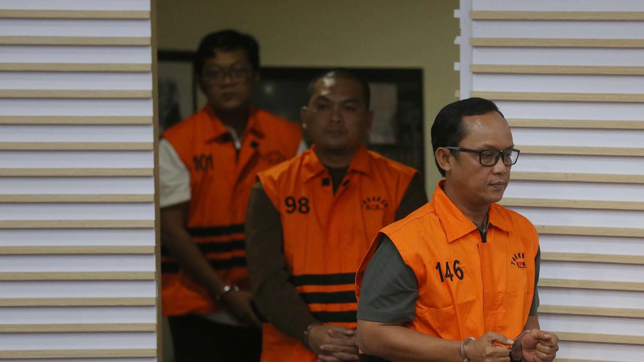 FOTO: Operasi Tangkap Tangan Seret Bupati Lampung Tengah ke Status Tersangka