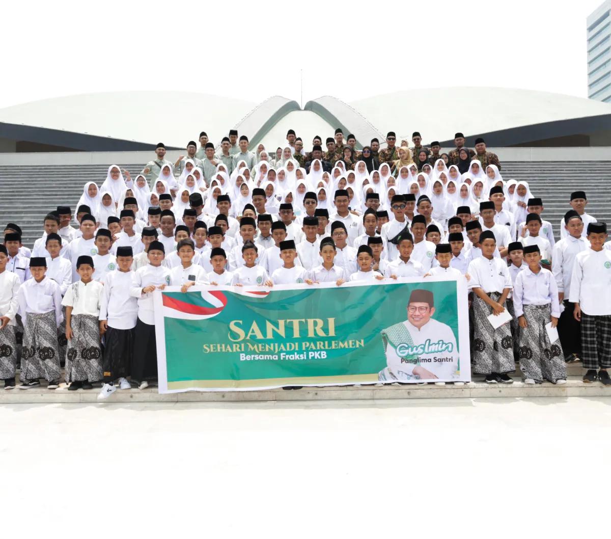 Hasilnya, kata Cucun, Pemerintah memasukkan Dana Abadi Pesantren sebagai bagian dari Dana Abadi Pendidikan yang sudah terlebih dahulu dibiayai dalam APBN.