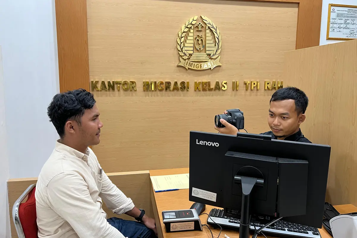 Pelayanan Paspor di Kantor Imigrasi Kelas II TPI Ranai.
