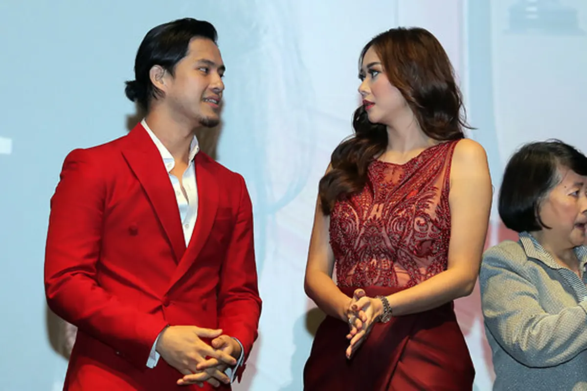 [Bintang] Aura Kasih