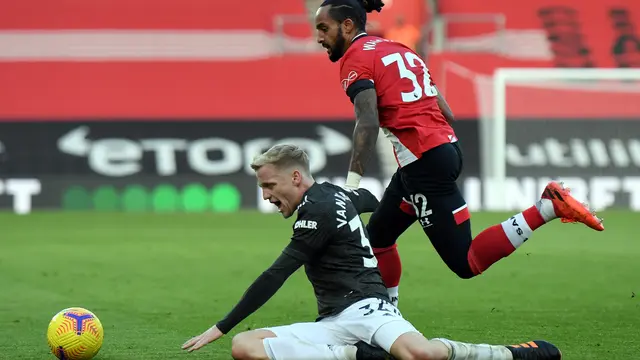 Donny van de Beek, Manchester United