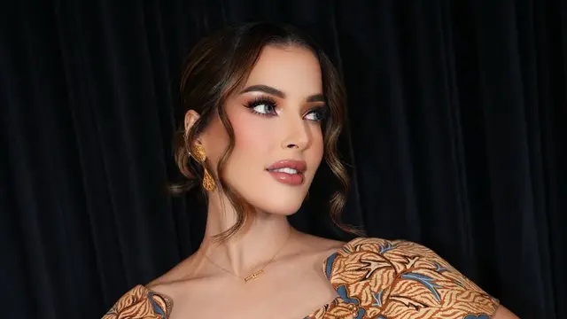 Tasya Farasya kenakan kebaya batik. [@tasyafarasya]