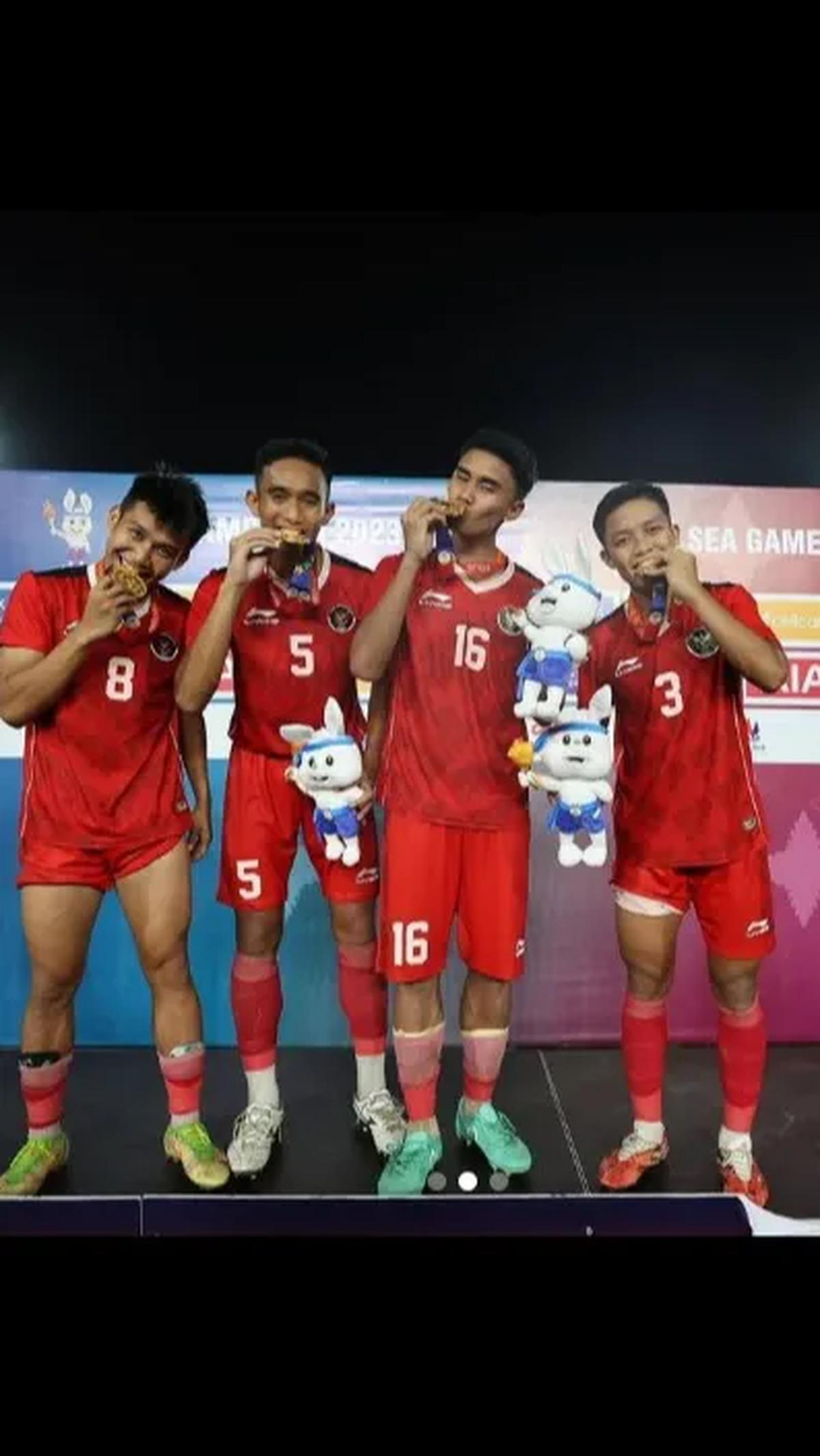 Ferarri Muhammad Bersama Rekan Satu Tim